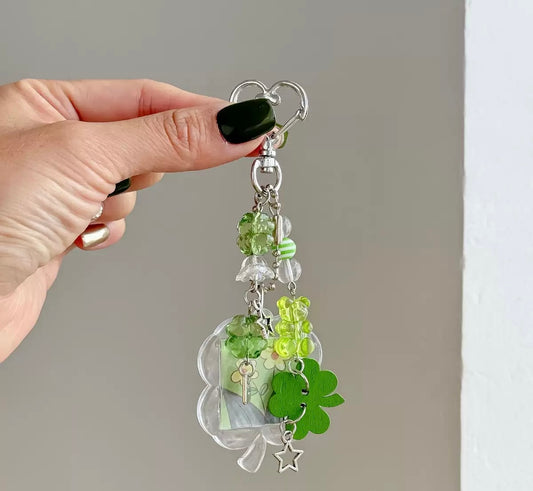 Clover keychain ( without picture)