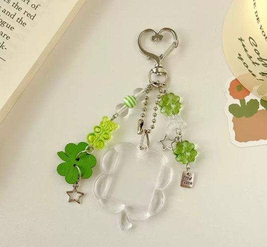 Clover keychain ( without picture)